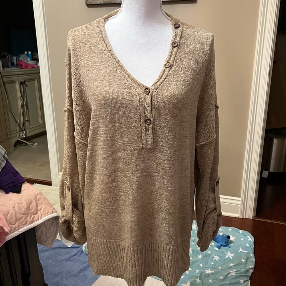She and Sky beige sweater top Size M 3/4 sleeves